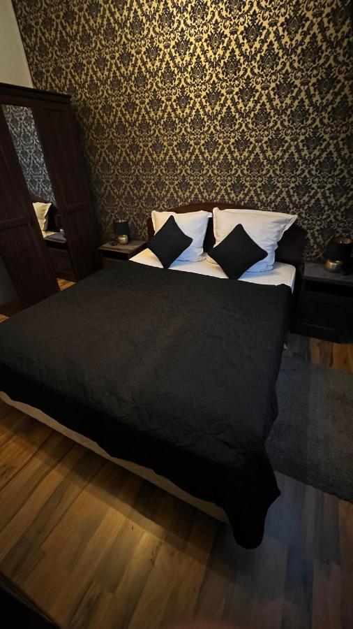 Pension Chevermeto เคมนิตซ์ ภายนอก รูปภาพ