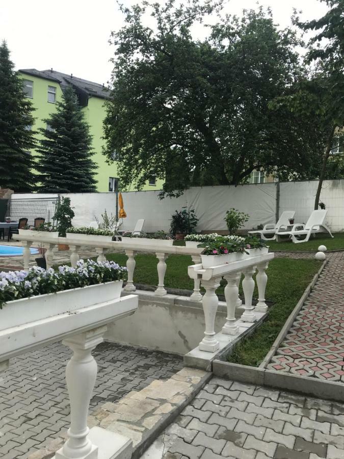 Pension Chevermeto เคมนิตซ์ ภายนอก รูปภาพ